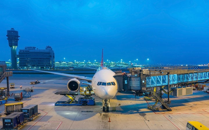 airplane-being-preparing-ready-takeoff-international-airport-1