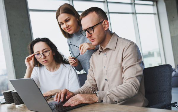 friendly-young-people-showing-support-their-office-colleague 3